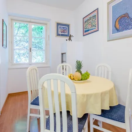 Ruby - Two Bedroom Split