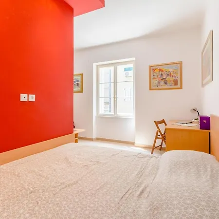 Ruby - Two Bedroom * Split