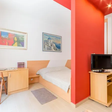 Ruby - Two Bedroom *